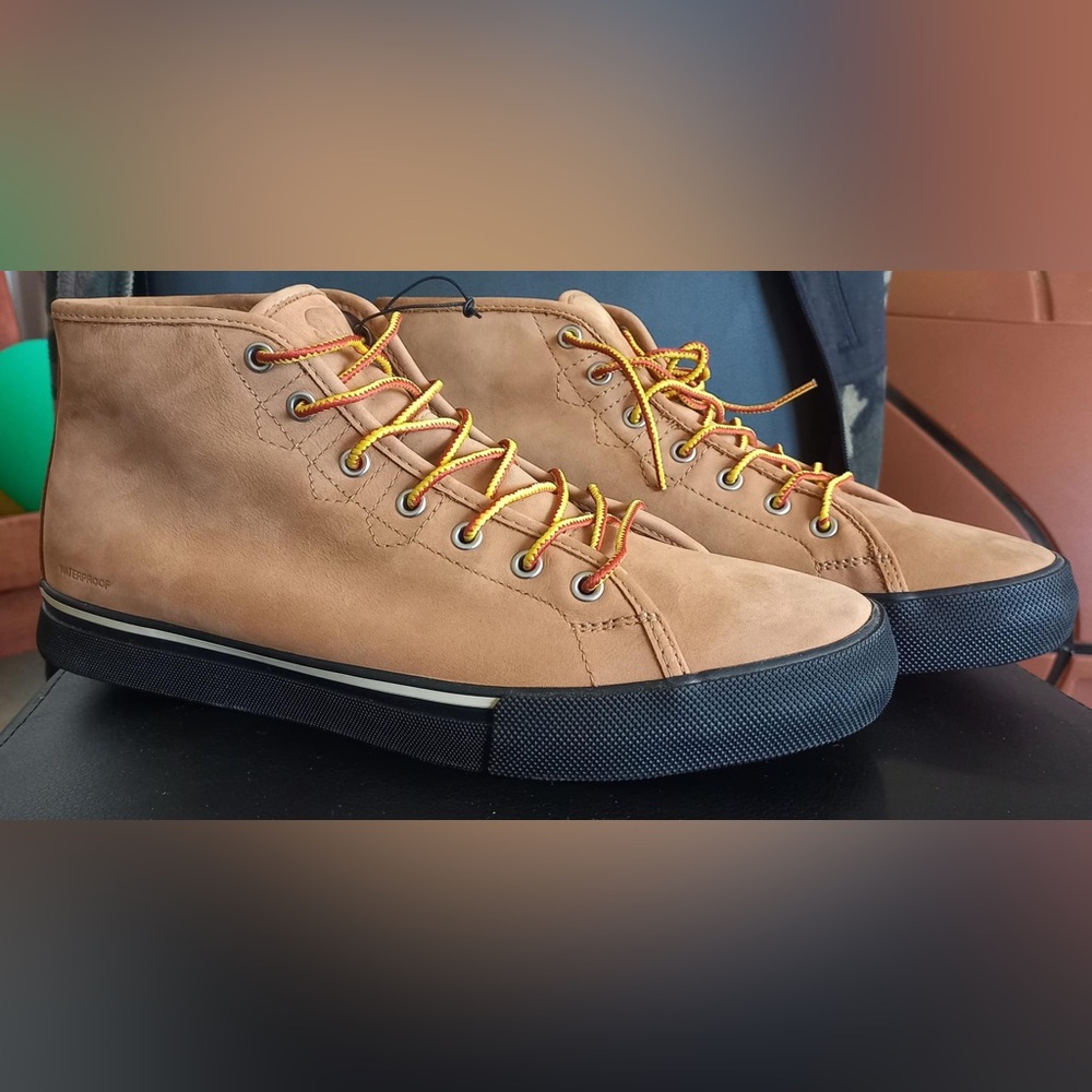 ‘CARIBOU’ SNEAKER CHUKKA SOREL WATERPROOF BOOTS!